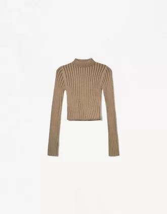 Ribbstickad tröja med hög hals