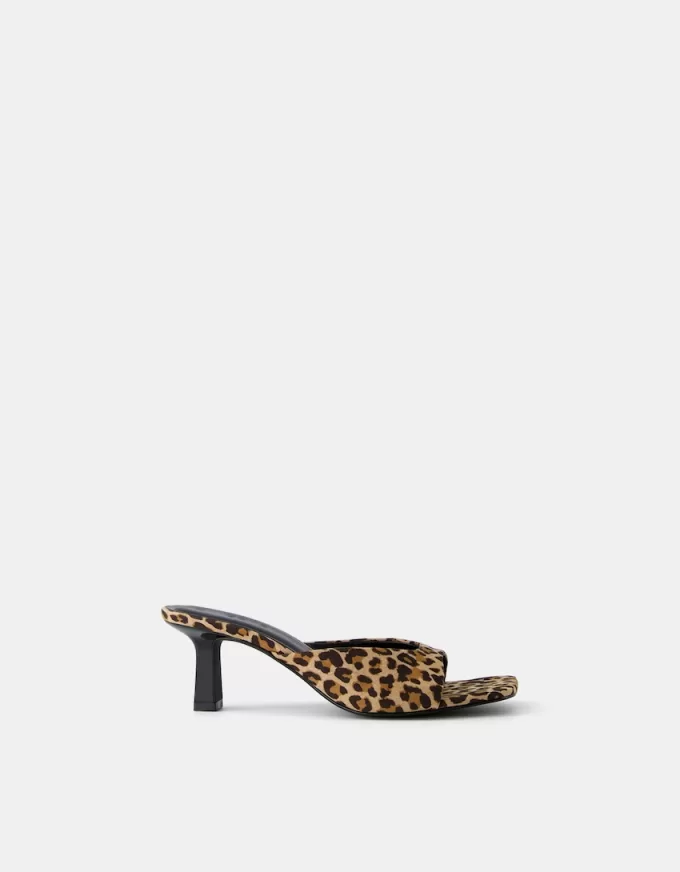 Sandaler för kattungar med djurtryck Sandaler för kattungar med djurtryck