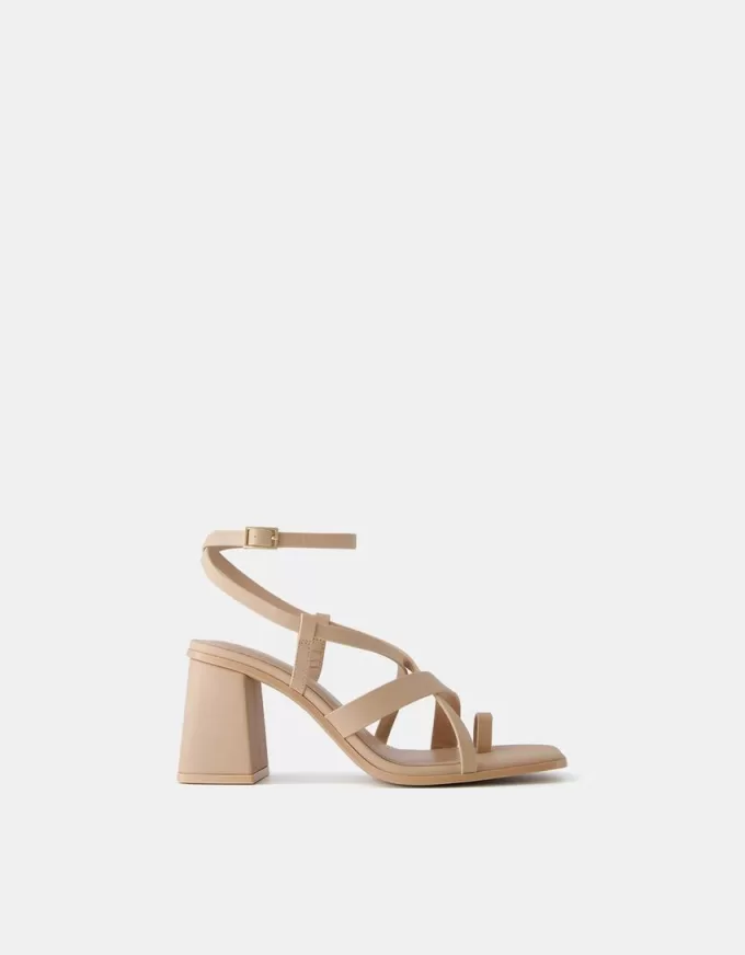 Sandaler med blockklack med flera remmar Sandaler med blockklack med flera remmar