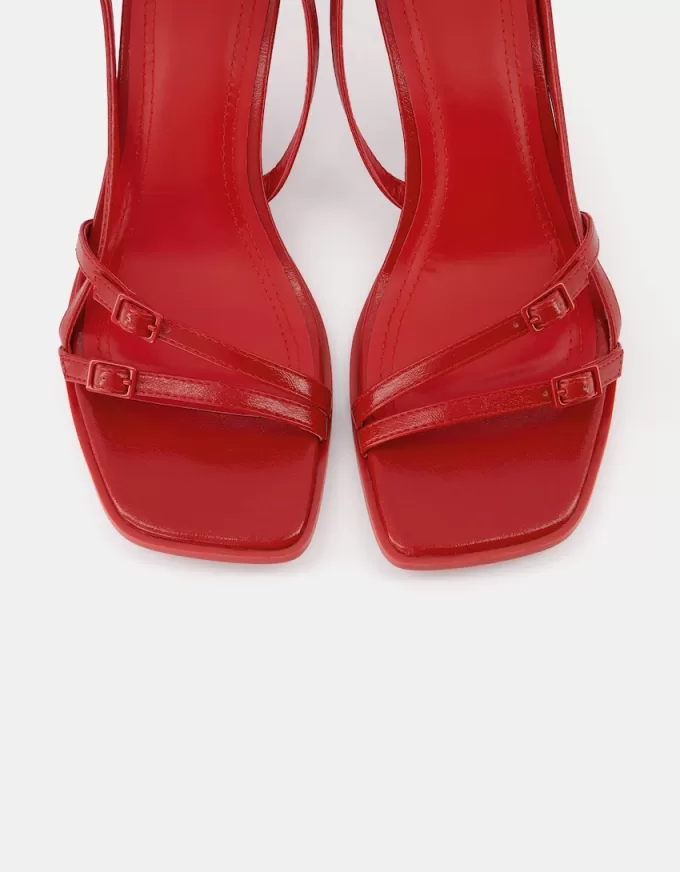 Sandaler med klack för kattungar med spännen Sandaler med klack för kattungar med spännen