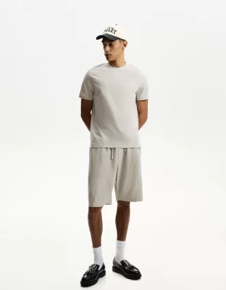 Set med t-shirt och bermudashorts