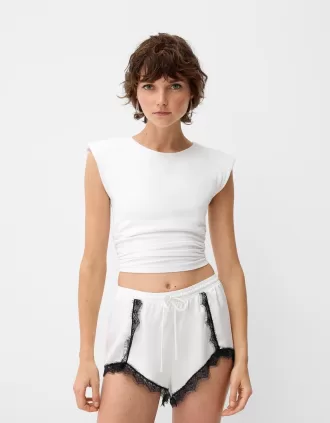 Shorts i satängspets