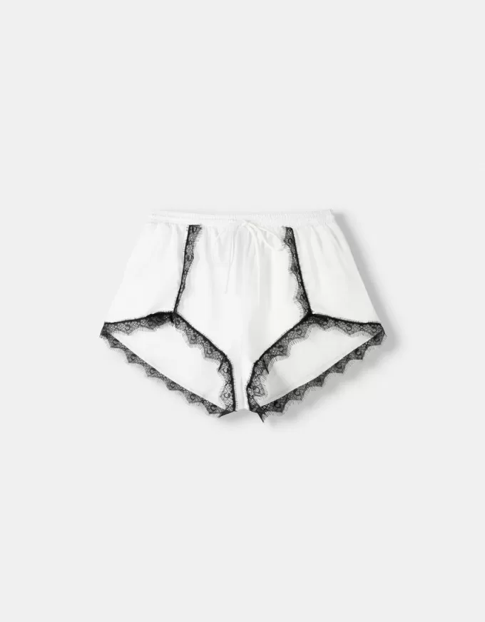 Shorts i satängspets Shorts i satängspets