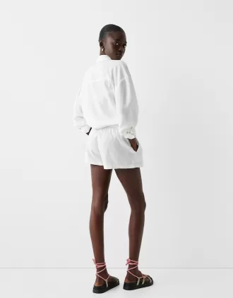 Shorts med elastisk midjedetaljer