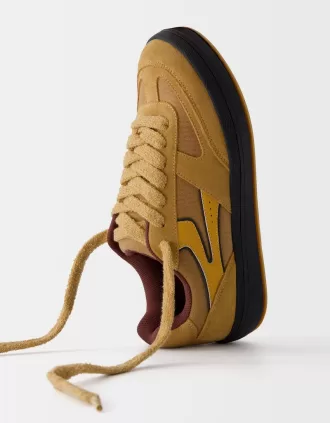 Skatersneakers i delat läder