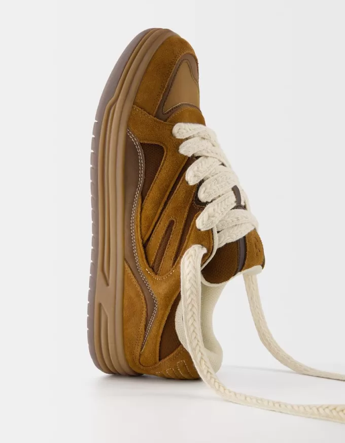 Skatersneakers i delat läder Skatersneakers i delat läder