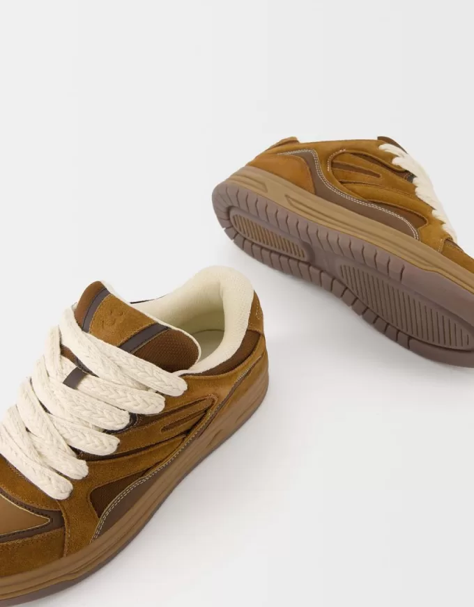 Skatersneakers i delat läder Skatersneakers i delat läder