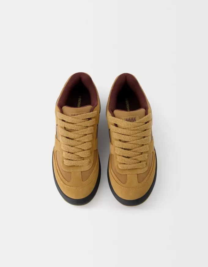Skatersneakers i delat läder Skatersneakers i delat läder