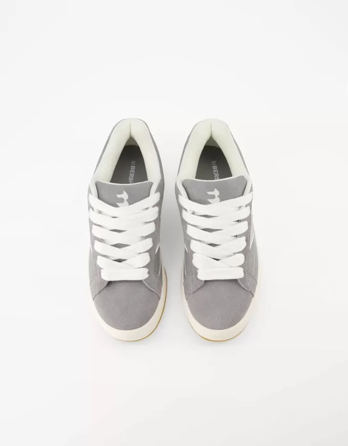 Skatersneakers i delat läder Skatersneakers i delat läder