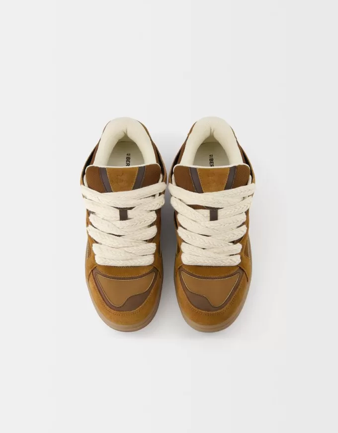 Skatersneakers i delat läder Skatersneakers i delat läder