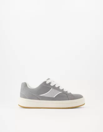 Skatersneakers i delat läder