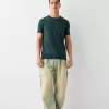 Slim-fit kortärmad T-shirt med randig detalj Slim-fit kortärmad T-shirt med randig detalj