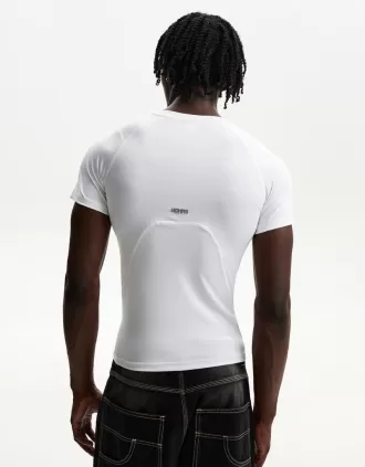 Slim-fit kortärmad T-shirt med sömmar
