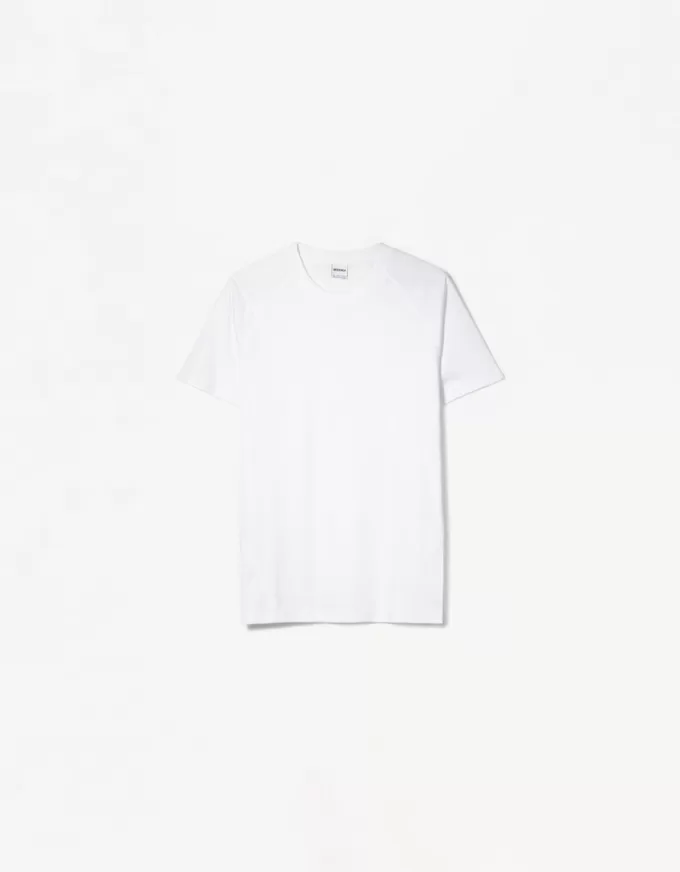 Slim-fit kortärmad T-shirt med sömmar Slim-fit kortärmad T-shirt med sömmar