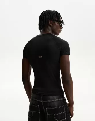 Slim-fit kortärmad T-shirt med sömmar