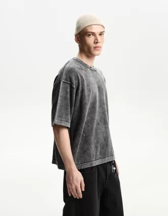 Sliten kortärmad T-shirt