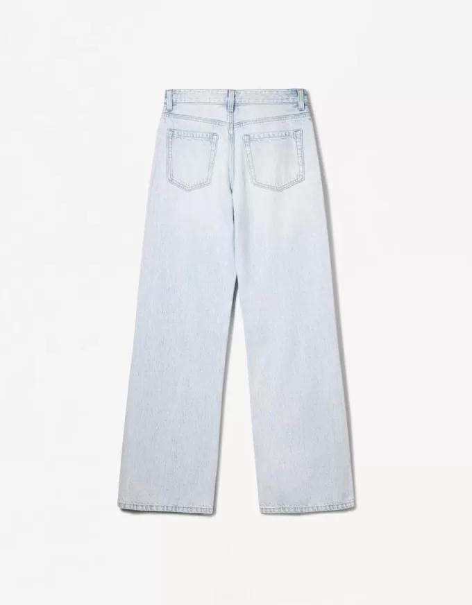 Slitna 90-talsjeans med vida ben Slitna 90-talsjeans med vida ben
