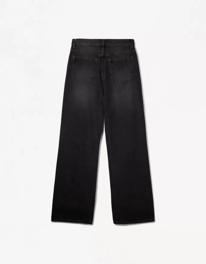 Slitna 90-talsjeans med vida ben Slitna 90-talsjeans med vida ben