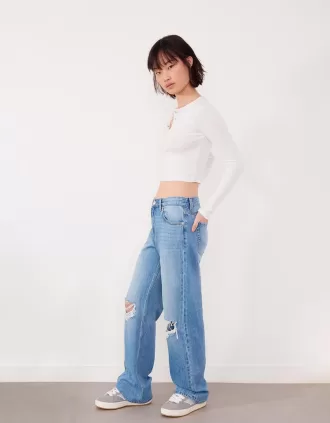 Slitna 90-talsjeans med vida ben