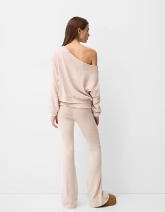 Soft touch asymmetrisk tröja med hals