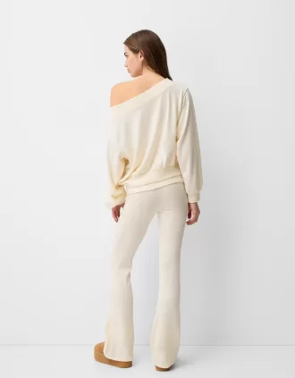 Soft touch asymmetrisk tröja med hals