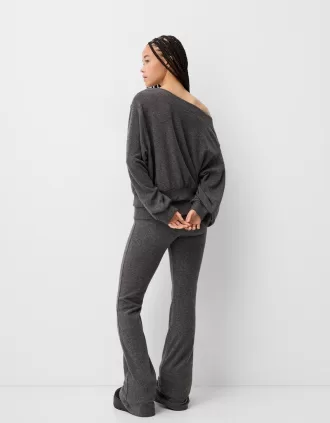 Soft touch asymmetrisk tröja med hals