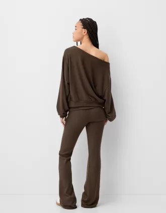 Soft touch asymmetrisk tröja med hals