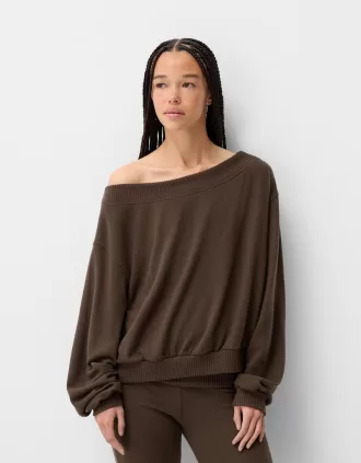 Soft touch asymmetrisk tröja med hals