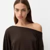 Soft touch asymmetrisk tröja med hals