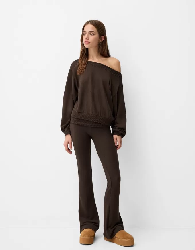 Soft touch asymmetrisk tröja med hals