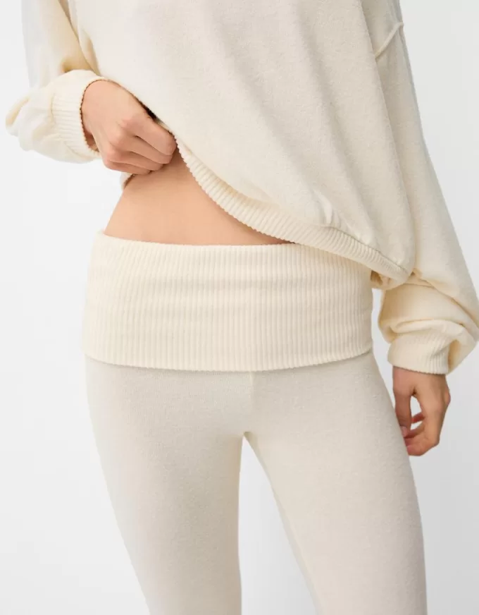Soft touch asymmetrisk tröja med hals