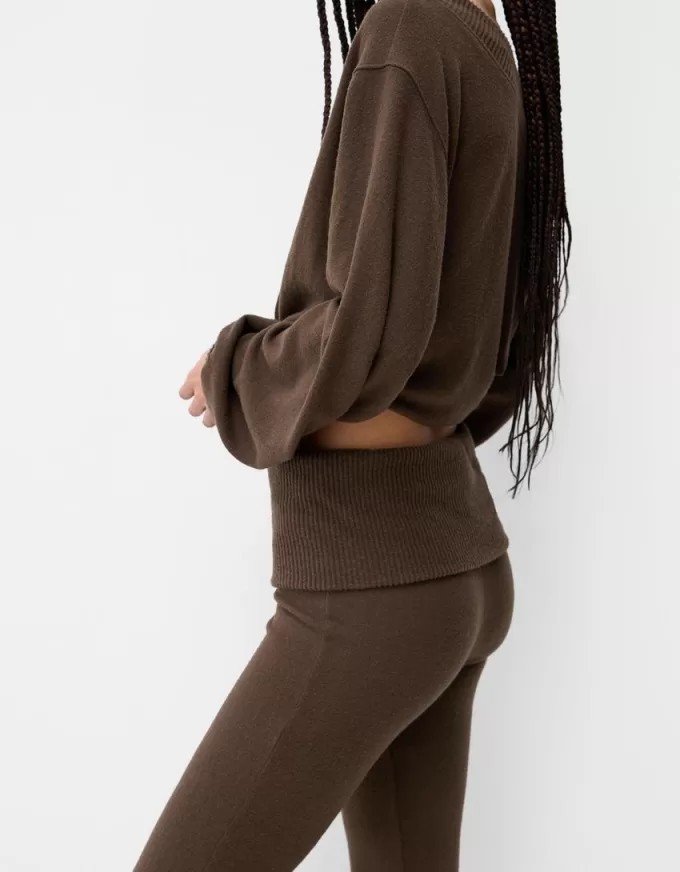Soft touch asymmetrisk tröja med hals
