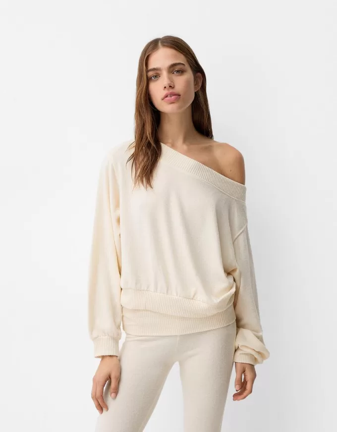 Soft touch asymmetrisk tröja med hals