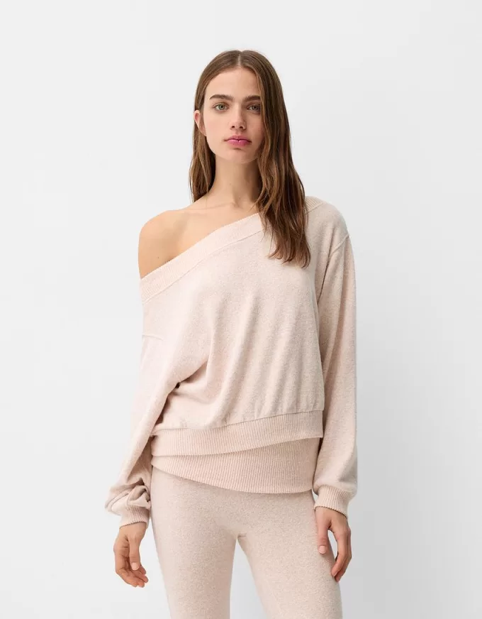 Soft touch asymmetrisk tröja med hals Soft touch asymmetrisk tröja med hals