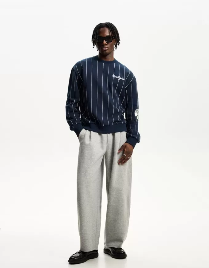 Sportig sweatshirt med randigt tryck Sportig sweatshirt med randigt tryck