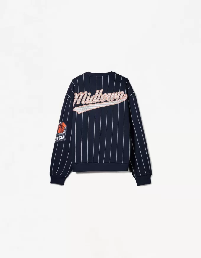Sportig sweatshirt med randigt tryck Sportig sweatshirt med randigt tryck