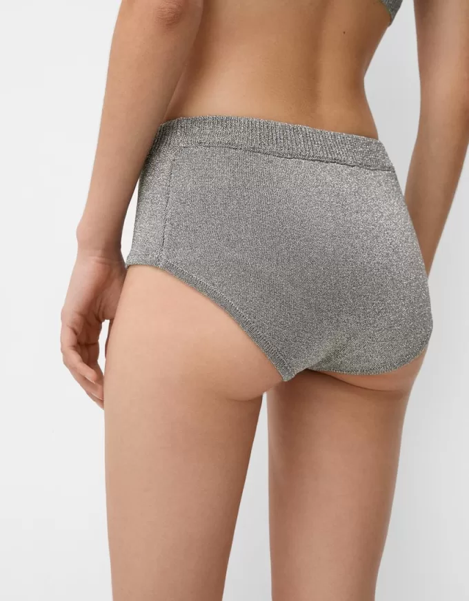 Stickade minishorts i metall Stickade minishorts i metall