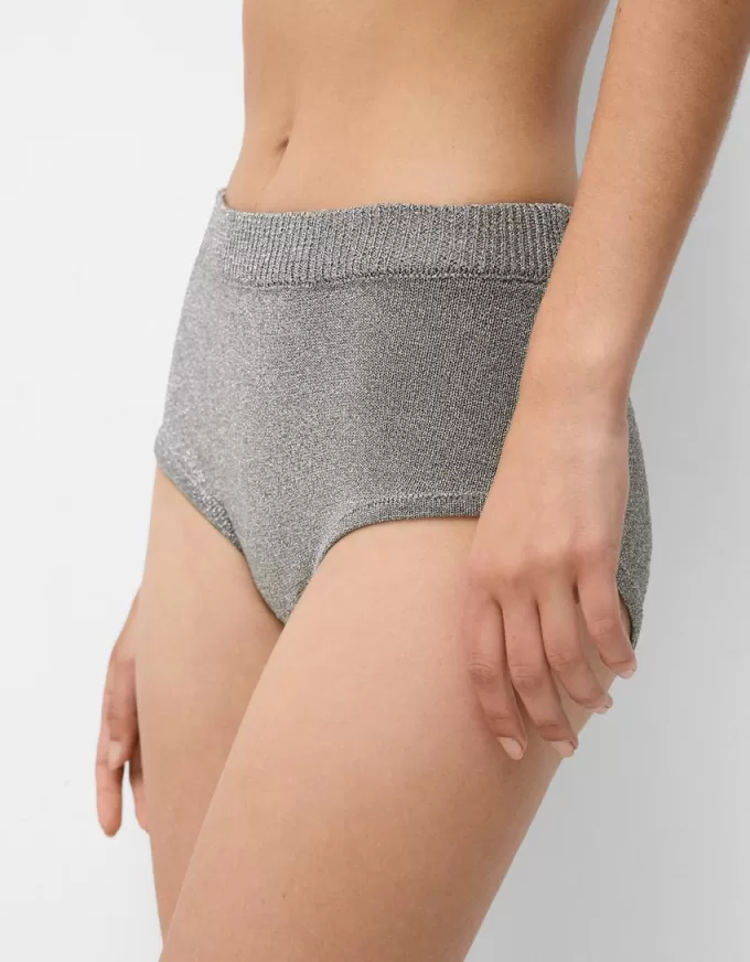Stickade minishorts i metall Stickade minishorts i metall