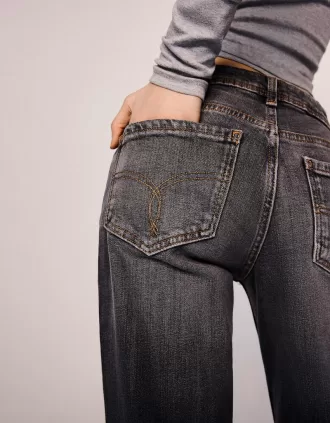 Stövelskurna jeans med låg midja