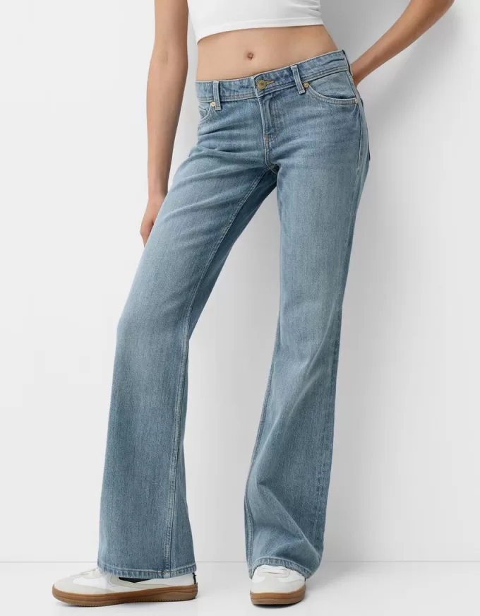 Stövelskurna jeans med låg midja Stövelskurna jeans med låg midja
