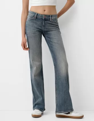 Stövelskurna jeans med låg midja