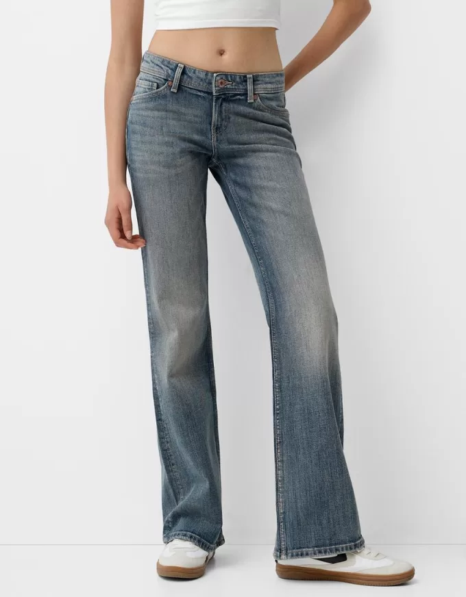 Stövelskurna jeans med låg midja Stövelskurna jeans med låg midja