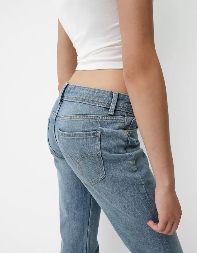 Stövelskurna jeans med låg midja Stövelskurna jeans med låg midja
