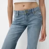 Stövelskurna jeans med låg midja Stövelskurna jeans med låg midja