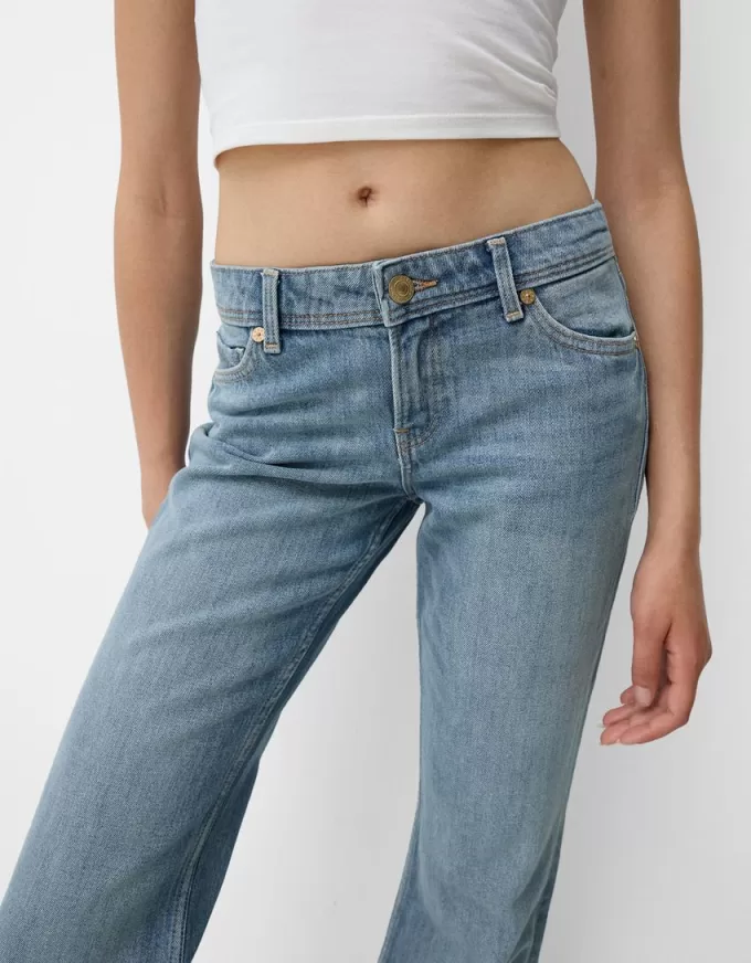 Stövelskurna jeans med låg midja Stövelskurna jeans med låg midja