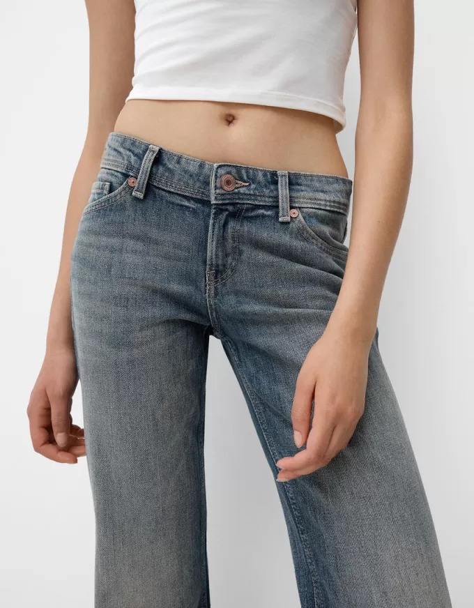 Stövelskurna jeans med låg midja Stövelskurna jeans med låg midja