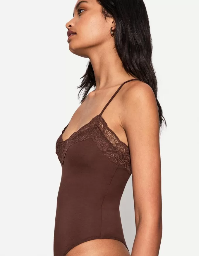 Strappy blond spets bodysuit Strappy blond spets bodysuit