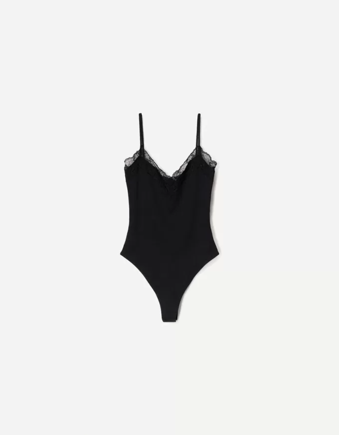 Strappy blond spets bodysuit Strappy blond spets bodysuit