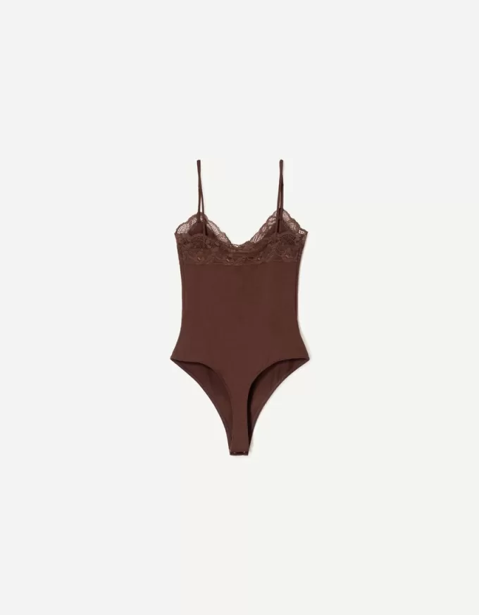 Strappy blond spets bodysuit Strappy blond spets bodysuit