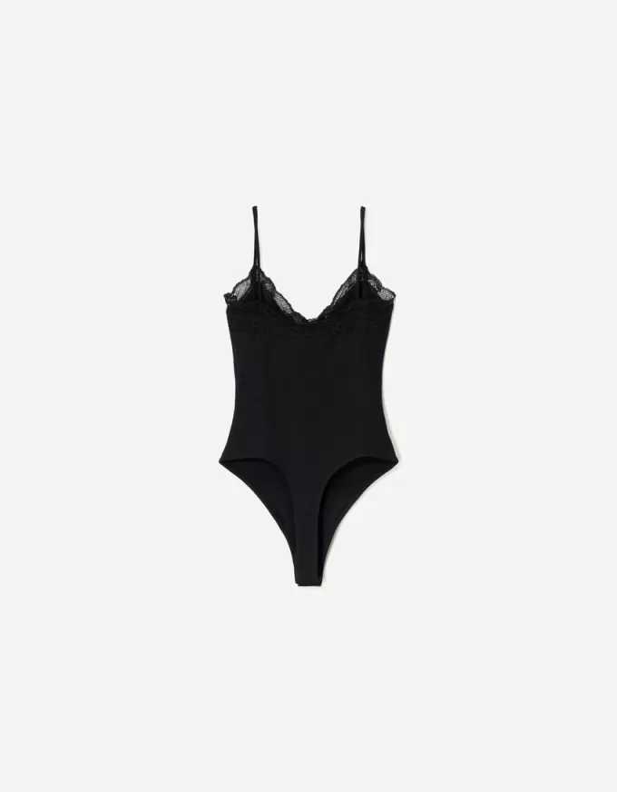 Strappy blond spets bodysuit Strappy blond spets bodysuit